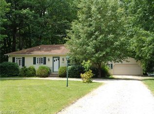 2252 River Rd, Willoughby Hills, OH 44094