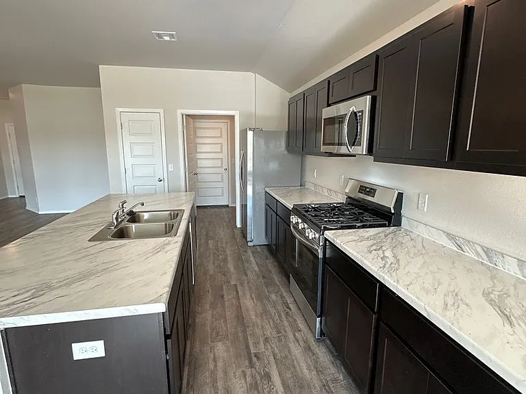 8307 E Queens St — Photo 10