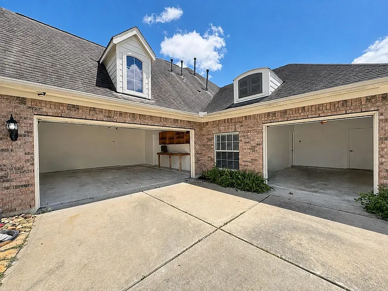 3301 Elm Creek Dr — Photo 40
