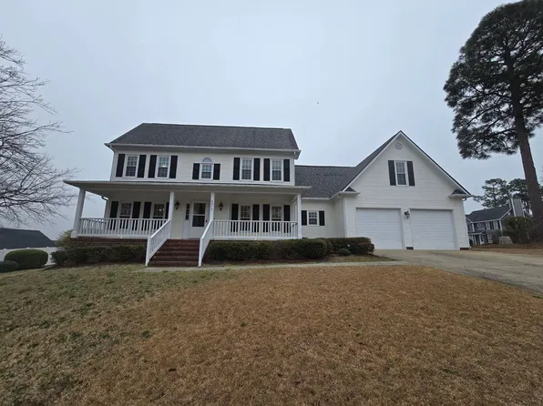 5910 Rampart Dr, Fayetteville, NC 28311