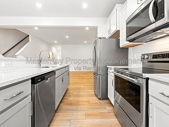 2nd image of 305 Whitley Ridge Dr