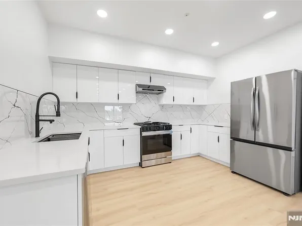 114 Pine Street image 27 of 35