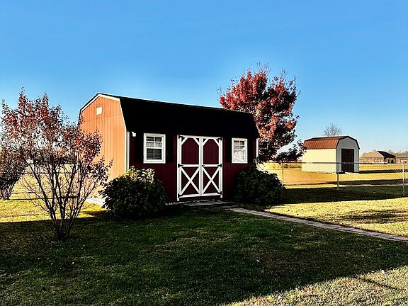4th image of 473 B White Rd