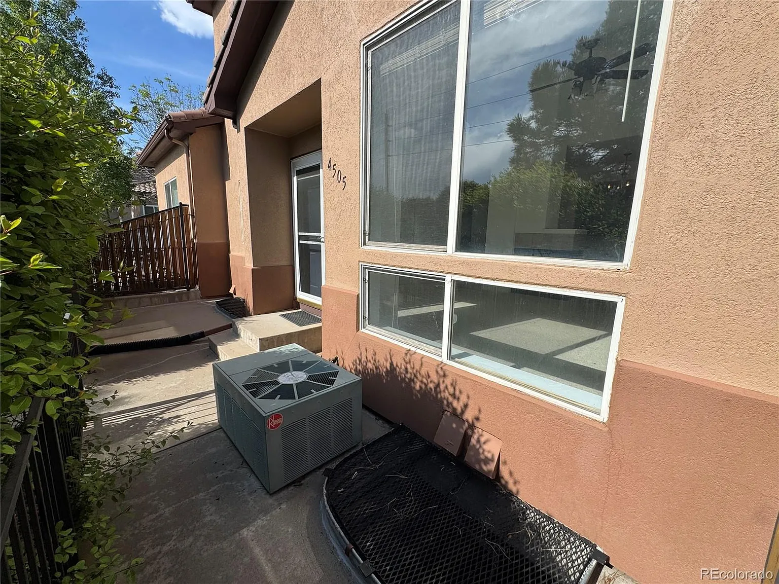 2 bed, 2.5 bath, 1895 sqft, $2,500 — Photo 4