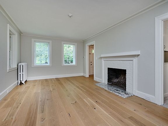 3rd image of 43 Woodlawn Ave