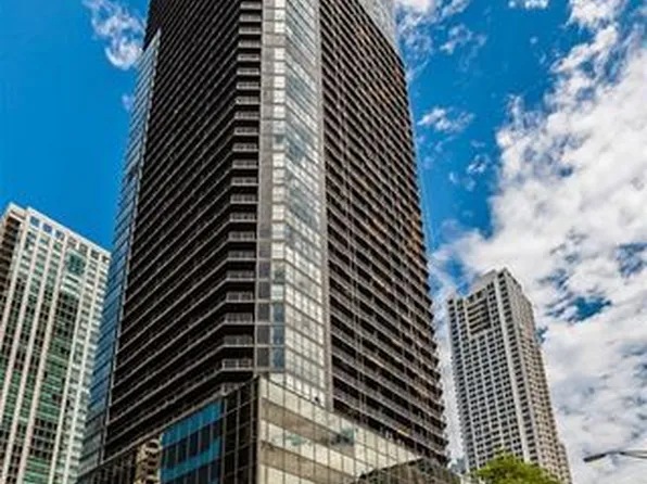 10 E Ontario St APT 4806, Chicago, IL 60611