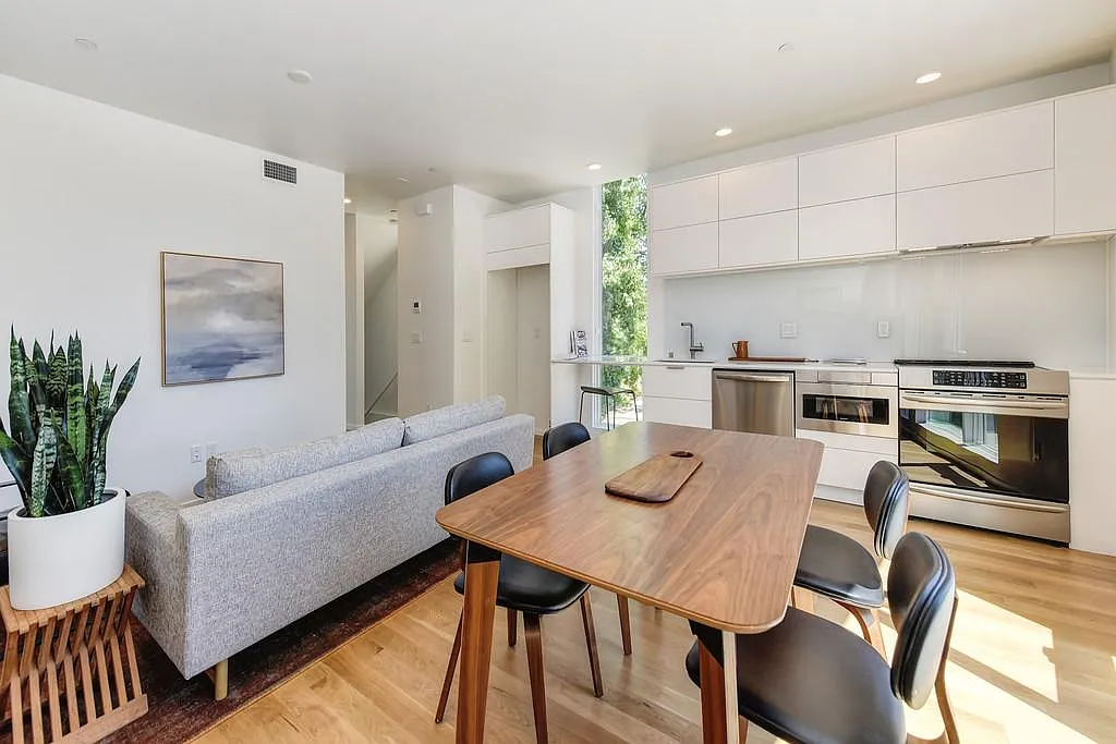 2 bed, 1380 sqft, $2,895 — Photo 1