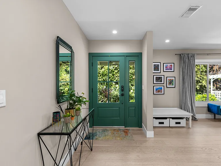 3286 Mandeville Canyon Rd — Photo 3