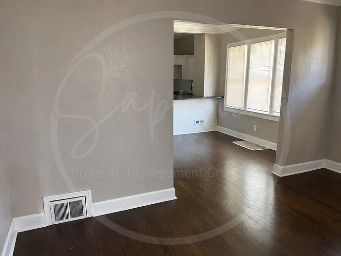 3 bed, 1.0 bath, $1,250 — Photo 3