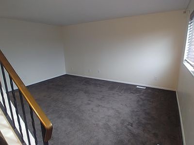 4th image of 972 Randler Ave