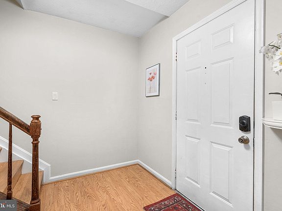 2nd image of 11 Ambiance Ct