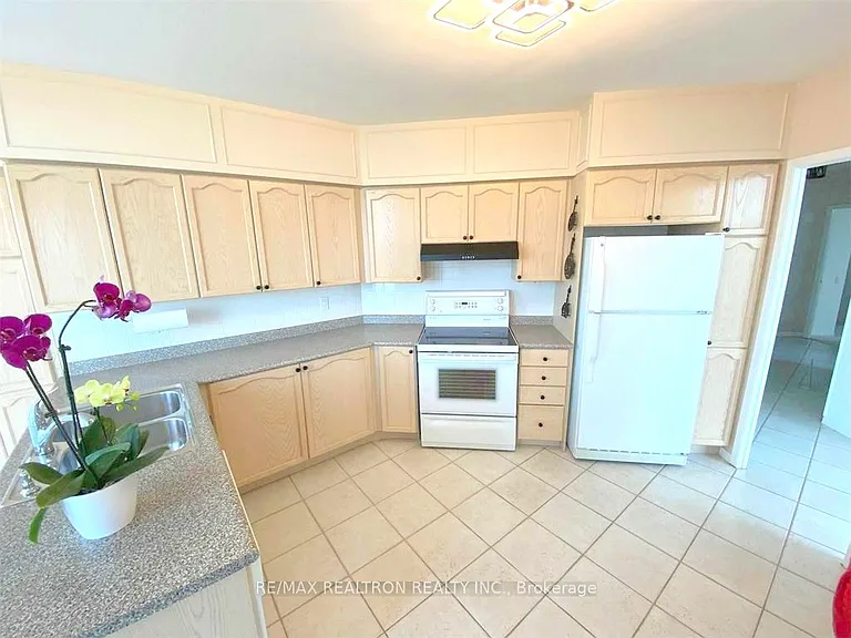 5 Emerald Ln #Penthouse 101 — Photo 10
