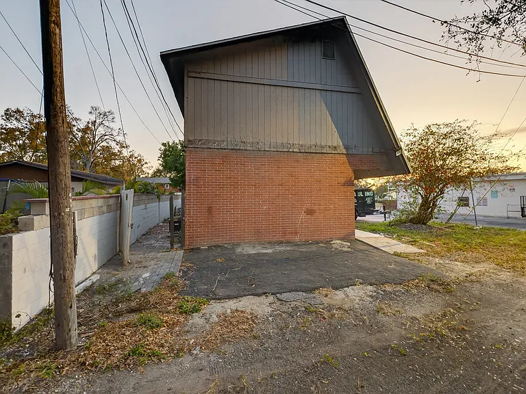 321 SE Blvd N #2 — Photo 22