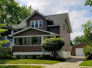 948 Pennoyer Ave, Grand Haven, MI 49417