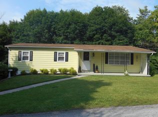 415 Edgewater Ave, Lewistown, PA 17044