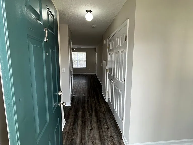Meridian Park Apartments — Photo 21