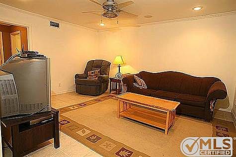 5th image of 7338 Rockhurst Dr