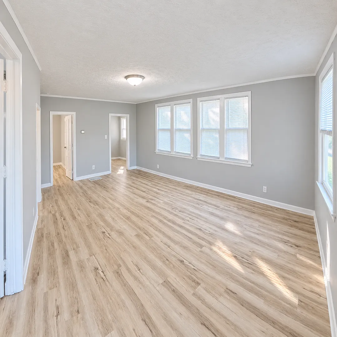 Charming Renovated 2-Bedroom Home in Hickman with Fully Fenced Yard — Photo 4