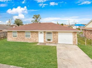 2960 Mount Blanc Dr, Marrero, LA 70072