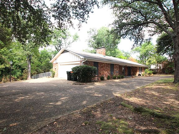 3rd image of 3222 Fernwood Dr