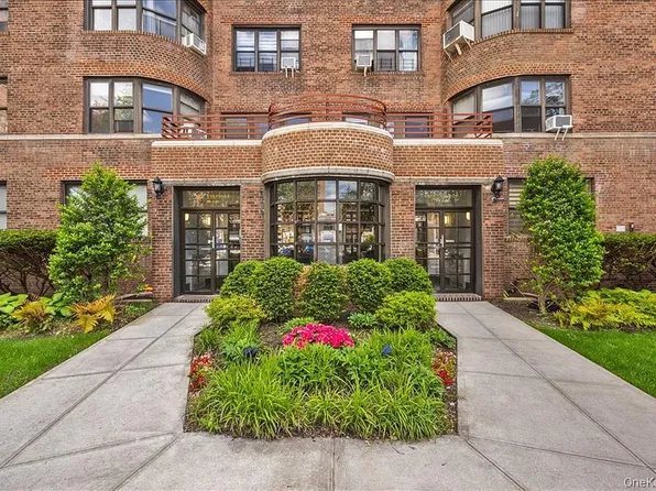 98-120 Queens Blvd APT 6G, Rego Park, NY 11374