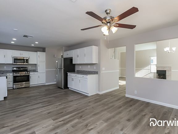 3rd image of 2843 E Windsong Dr