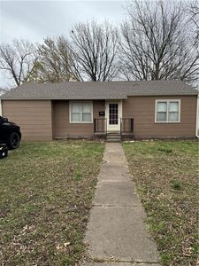 621 N 2nd St, Burlington, KS, 66839