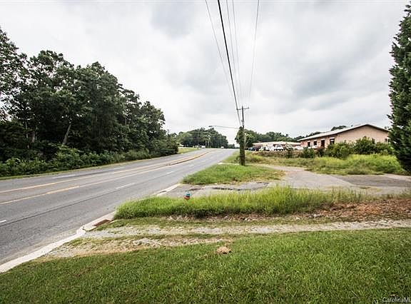 2nd image of 407 Beatty Dr