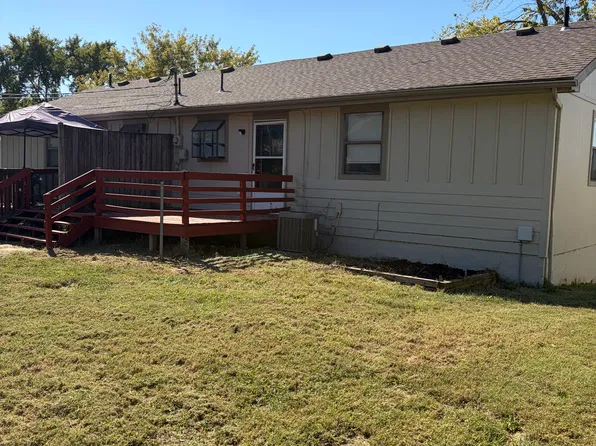 117 Brookridge Dr, Harrisonville, MO 64701