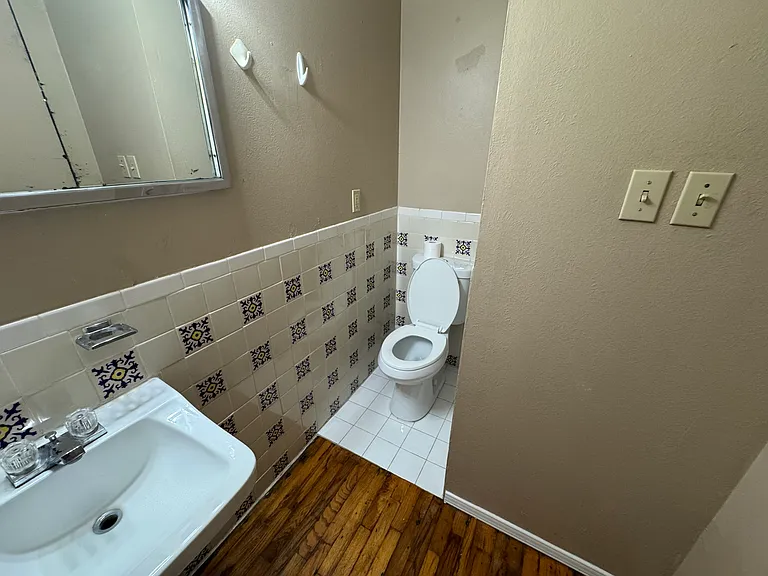 Secondary or shared Bathroom.