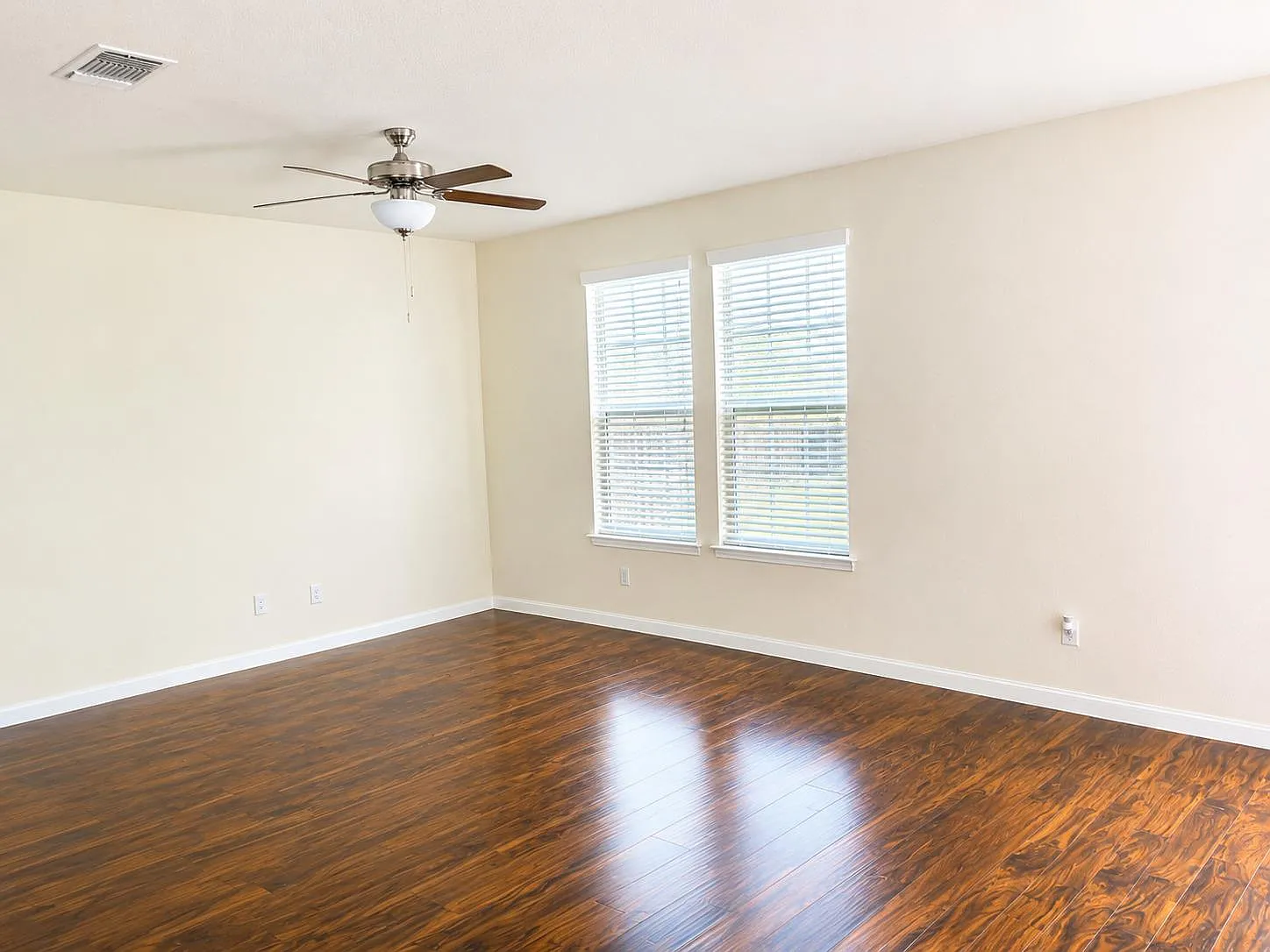 4 bed, 3.0 bath, 2248 sqft, $1,995 — Photo 3