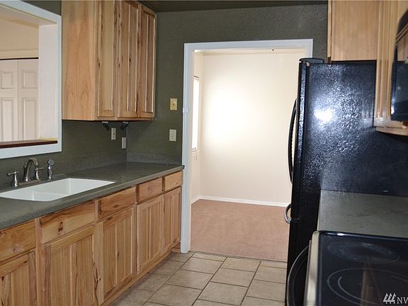 4th image of 11411 28th St NE
