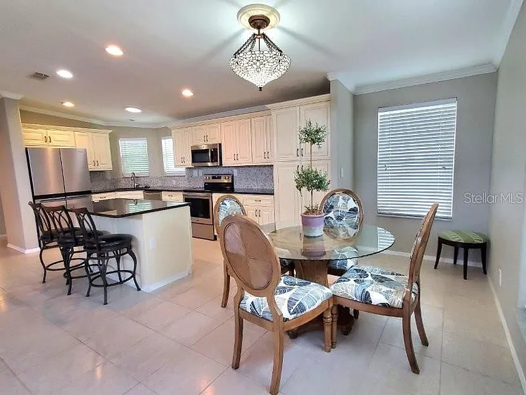 14 Freeman Ave — Photo 8