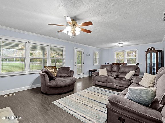 4th image of 5180 Knob Creek Rd