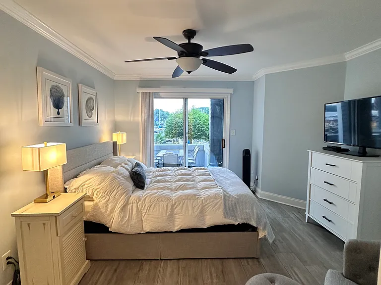 18713 Vineyard Point Ln — Photo 3