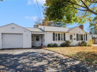 142 Missouri Dr, Warwick, RI 02886