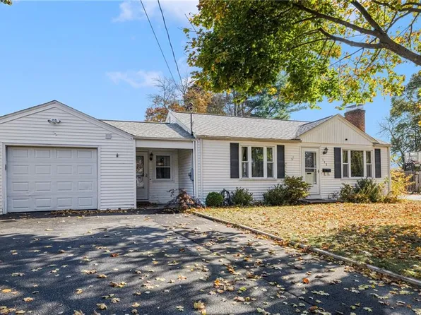 142 Missouri Dr, Warwick, RI 02886