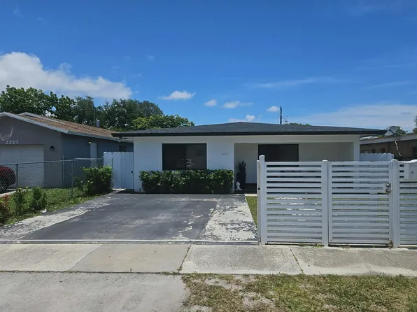 2221 Charleston St, Hollywood, FL 33020
