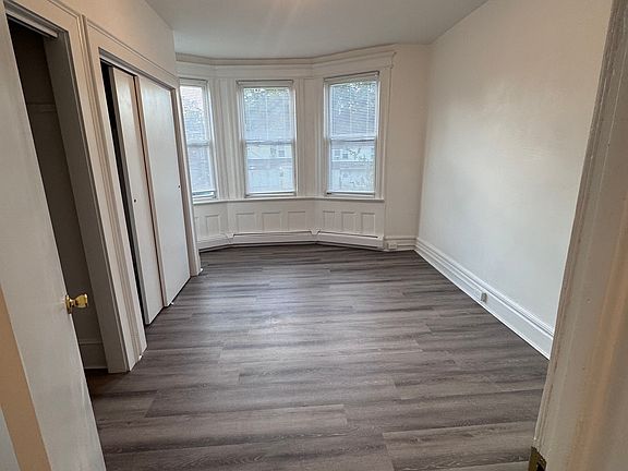 3rd image of 115 Maple Ave APT 2R
