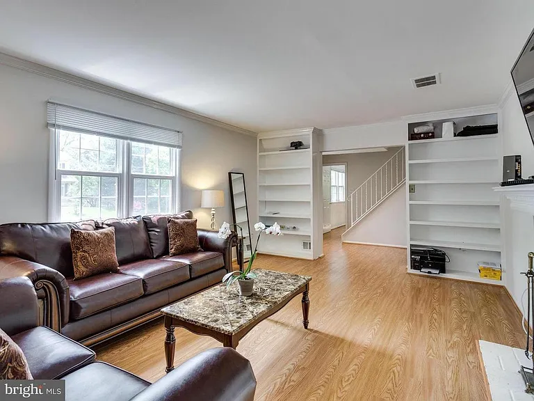 7002 Tyndale St — Photo 4