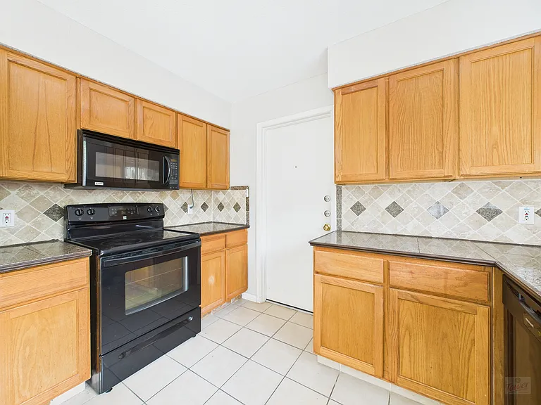 9520 Quail Village Ln — Photo 21