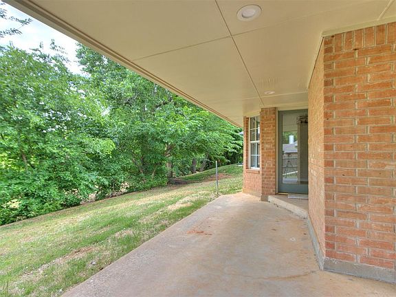 3rd image of 1718 Kings Rd