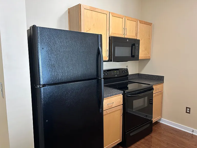2020 5th Ave S #438 — Photo 7