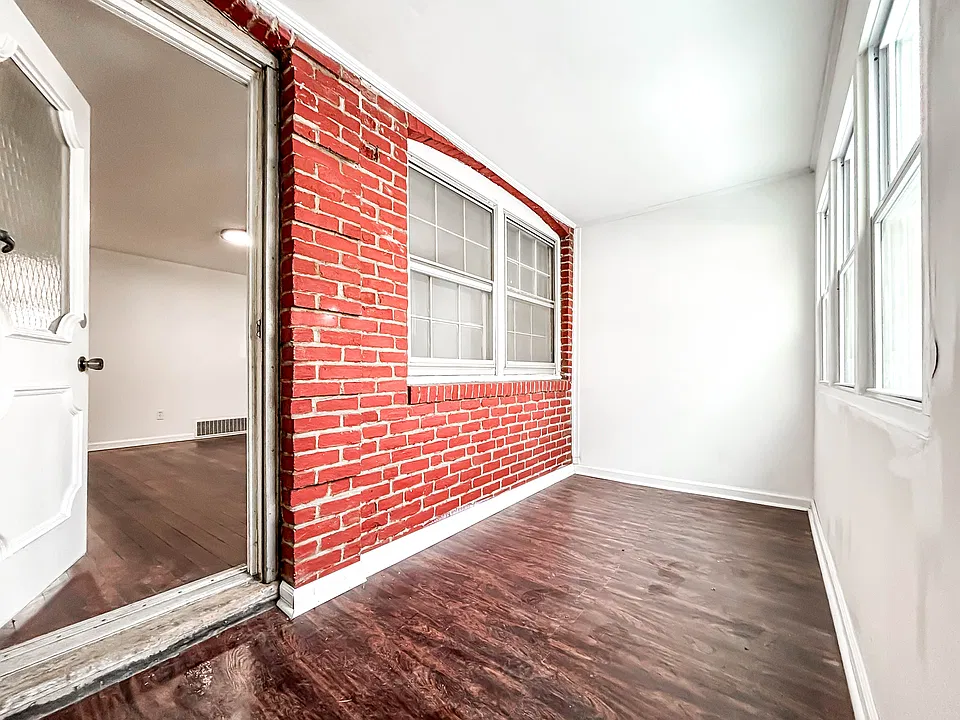 414 Avondale Rd