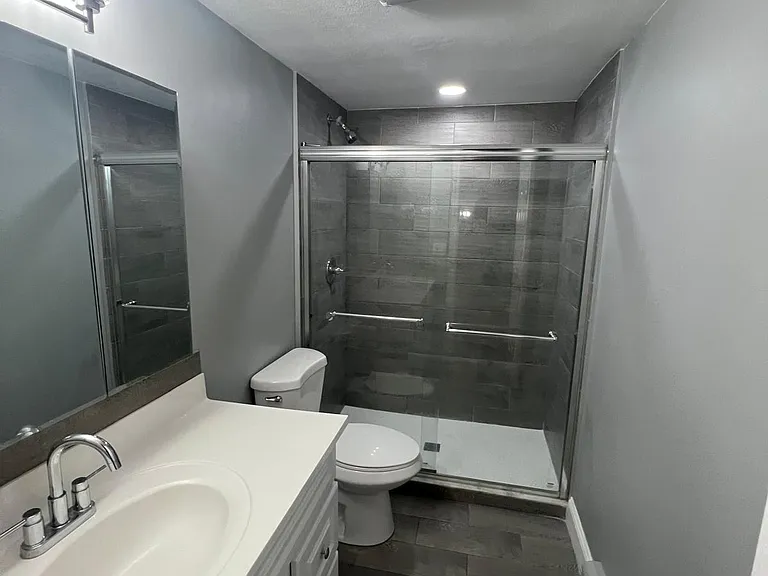 15 Beach Ave — Photo 2