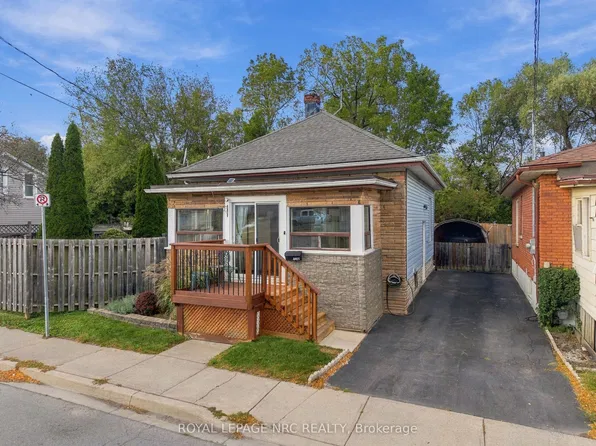 4455 Park St E, Niagara Falls, ON L2E 2P4
