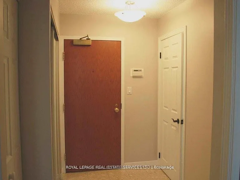 1 Aberfoyle Cres #1109 — Photo 9