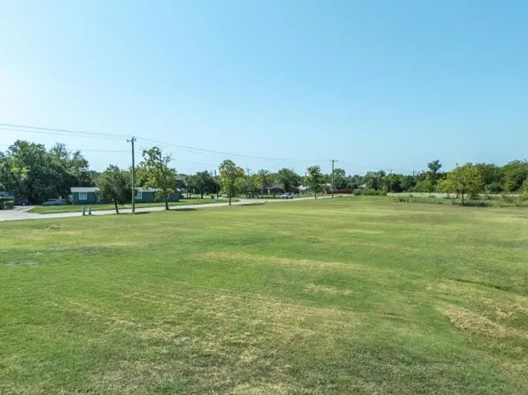 800 Crisp Rd, Ennis, TX 75119