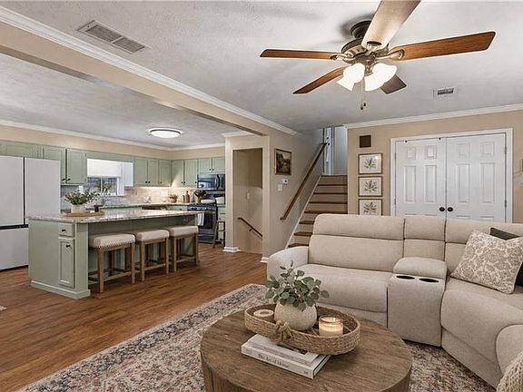 5th image of 1682 Bennett Rd