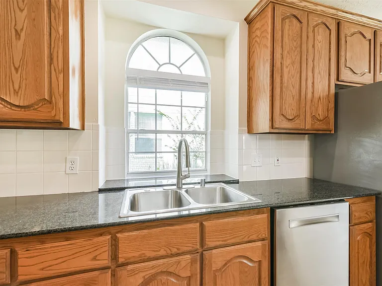 11918 Mariposa Canyon Dr — Photo 20